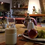 Et Dans Un Lieu Calme Et Champetre Les Grippeaux Proche Parthenay Homestay