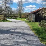 Et Dans Un Lieu Calme Et Champetre Les Grippeaux Proche Parthenay Homestay