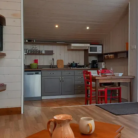 Et Dans Un Lieu Calme Et Champetre Les Grippeaux Proche Parthenay Homestay *