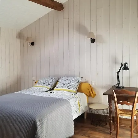 ホームステイ Et Dans Un Lieu Calme Et Champetre Les Grippeaux Proche Parthenay